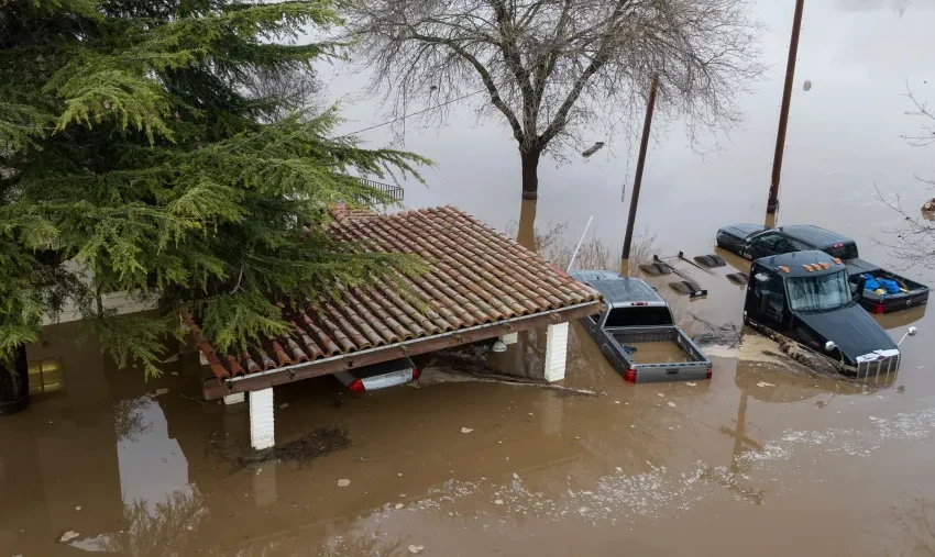  Van 14 muertos por fuertes lluvias en California, temen deslizamientos de tierras