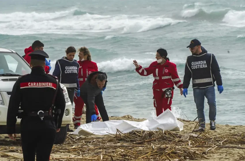  Cifra de muertos aumentó a 62 por tragedia de migrantes en Italia