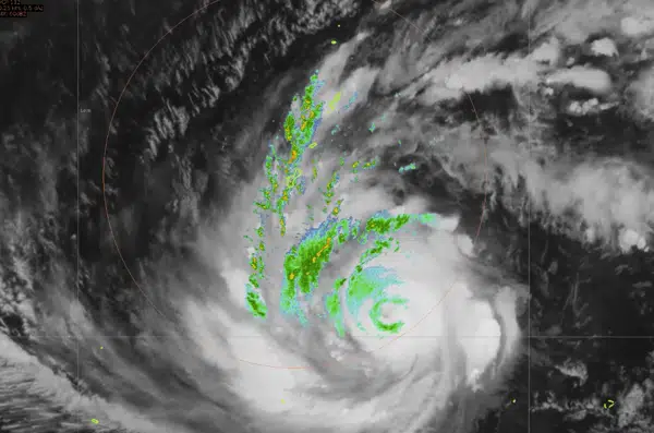  Tifón Mawar  amenaza a Guam, tormenta se dirige a EE.UU.