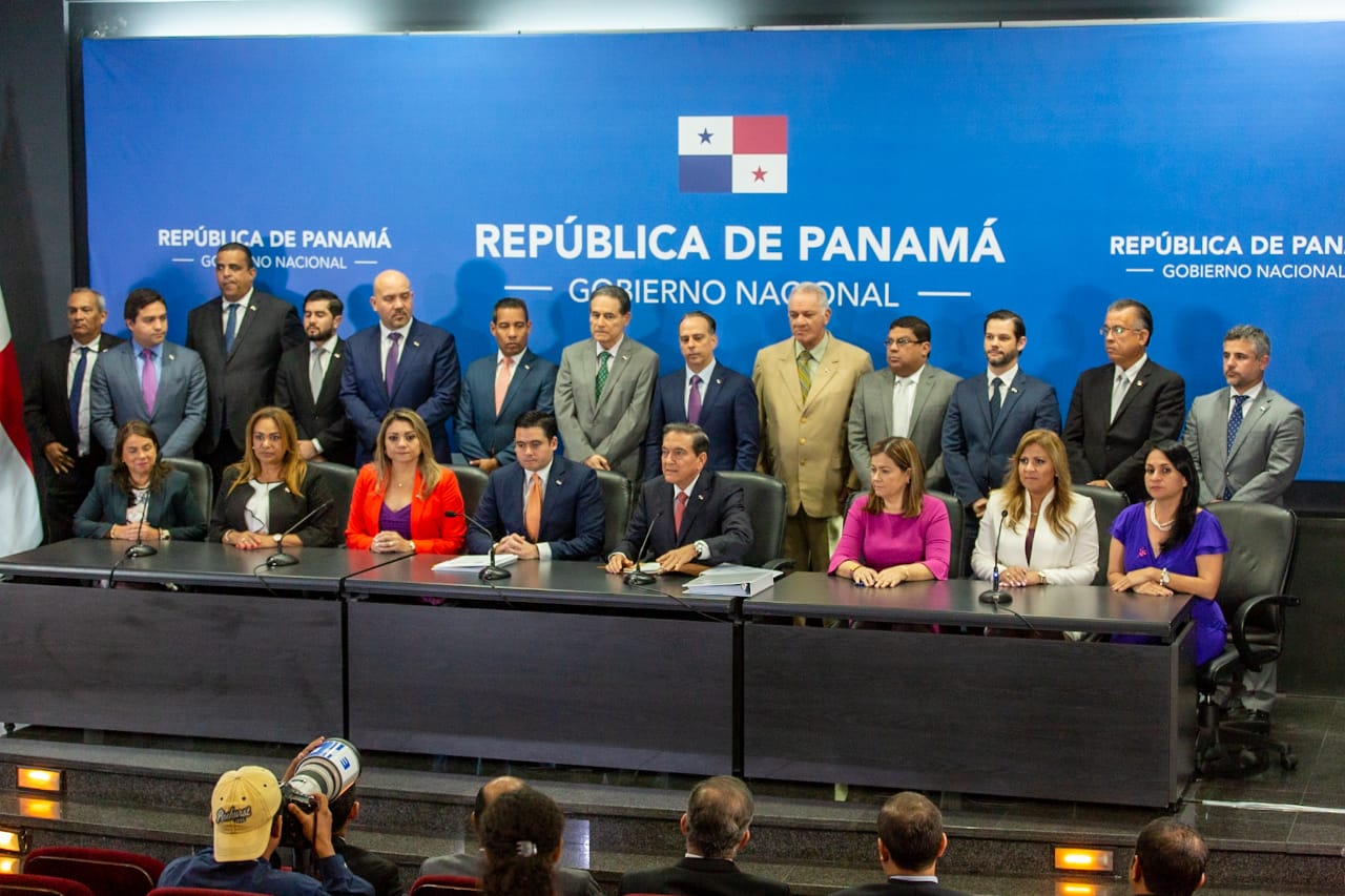 El Gabinete nombra por unanimidad tres magistrados