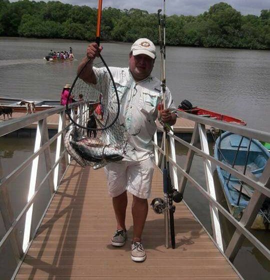  Panameño siente pasión por la pesca, una tradición milenaria