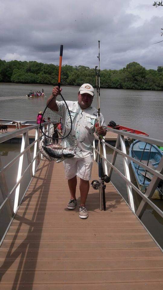 Panameño siente pasión por la pesca, una tradición milenaria