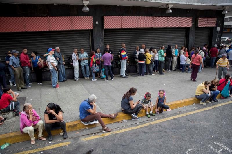  Las largas filas en Venezuela para comprar los alimentos