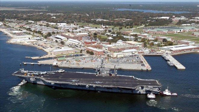  Dos muertos deja tiroteo en una  base de la Marina de EE.UU.