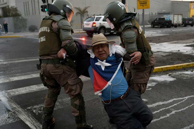  Brutalidad policial en Chile no se detiene, siguen las protestas