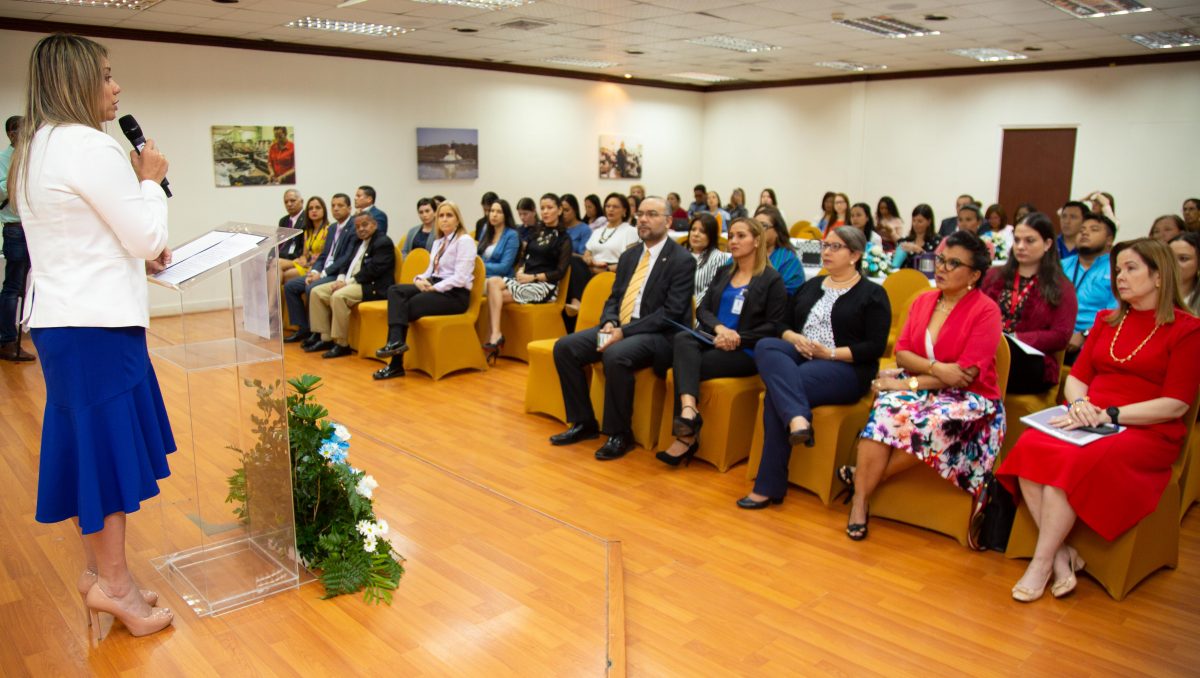 Sensibilizan sobre violencia de género en el ámbito laboral