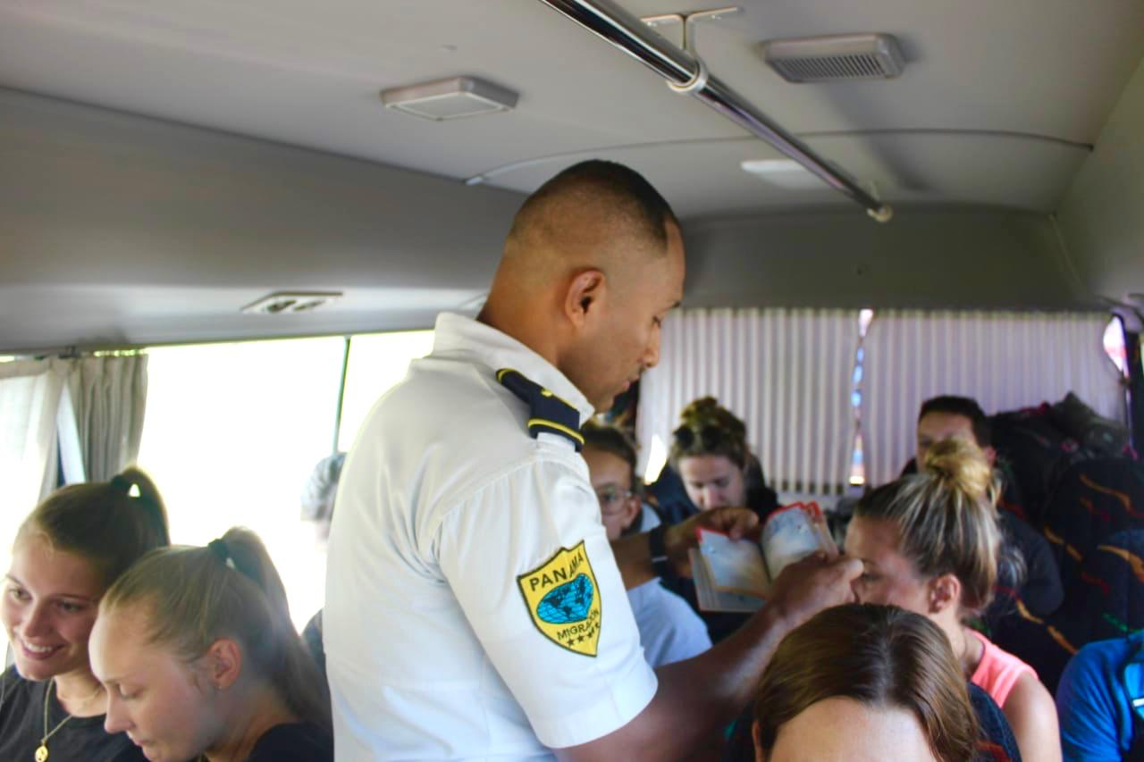 Remiten a extranjeros con casos pendientes en la justicia panameña