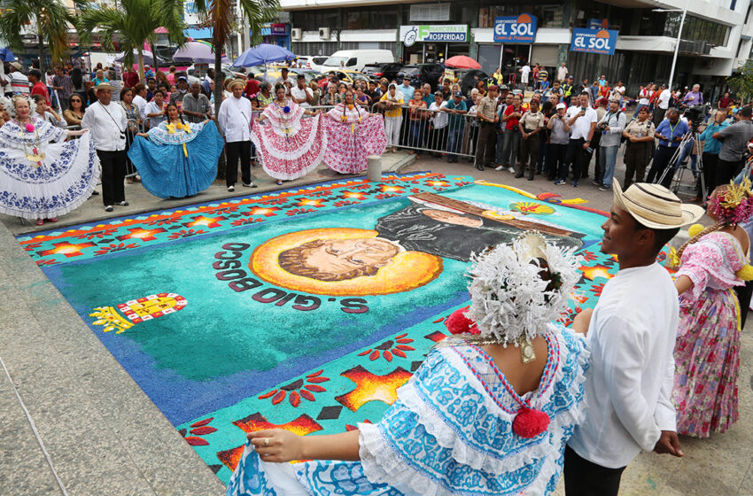  Entregan gran alfombra en honor a Don Bosco, la Alcaldía de Panamá