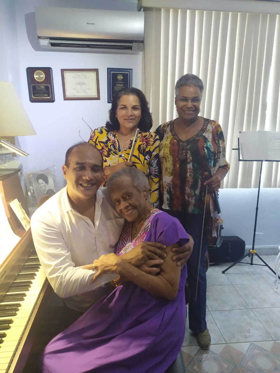 MiCultura reconoce legado de maestra pianista Emily Butcher