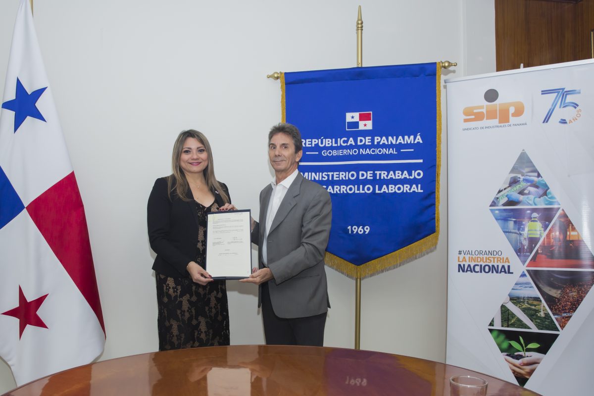 Mitradel y SIP suscriben convenio de cooperación académico y científico