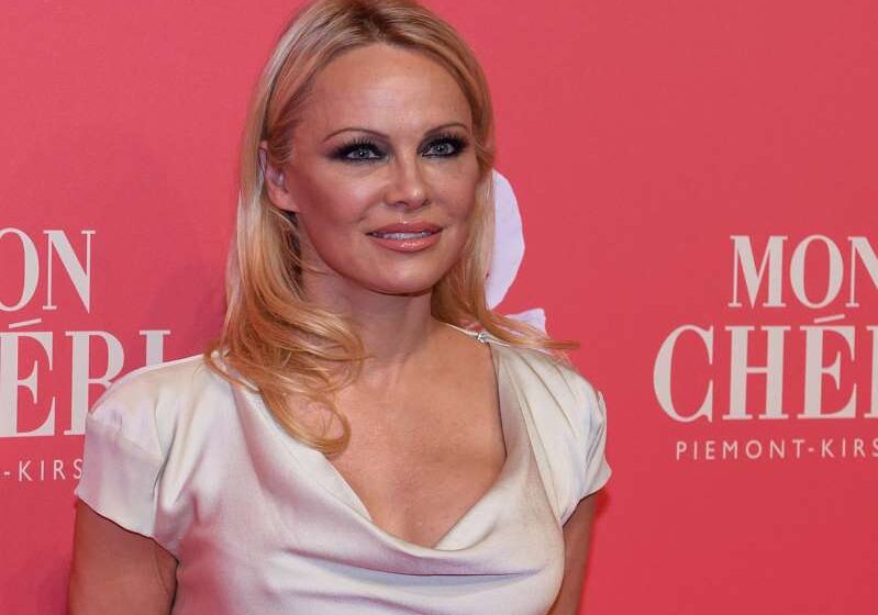  Pamela Anderson rompe relaciones con su quinto marido, una corta boda