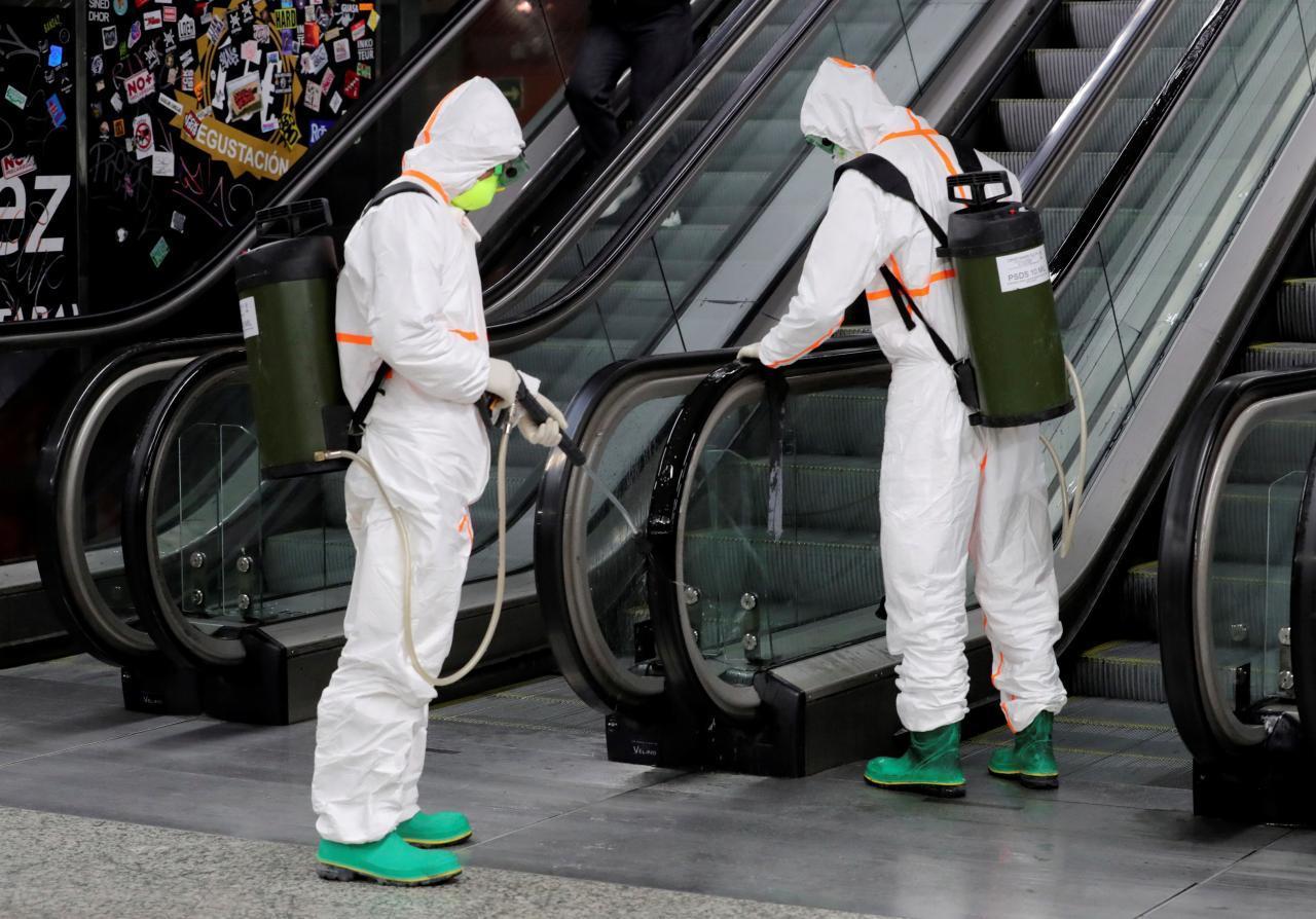 Sigue la alarma en España y los hospitales al límite