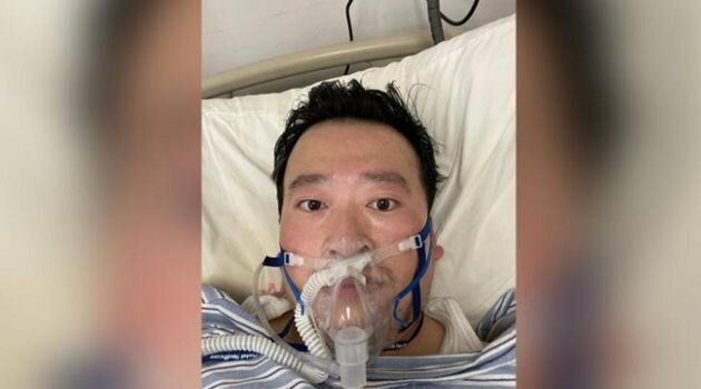  Policía de Wuhan se disculpa con la familia del médico del coronavirus