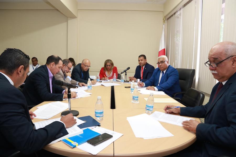 Diputados analizan sobre leyes relativas al transporte de carga