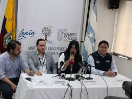  Desinfectan transporte público por coronavirus, prevención en Ecuador