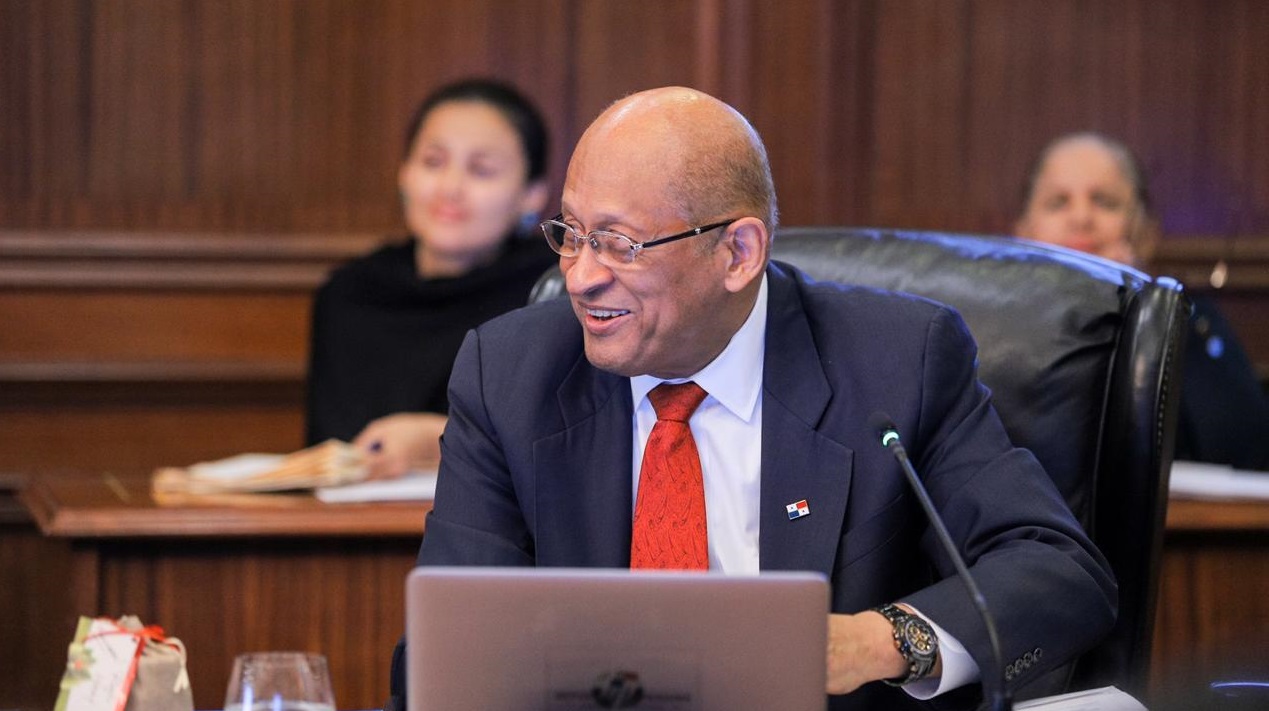 Ministro Alexander participa en videoconferencia del CCIAP