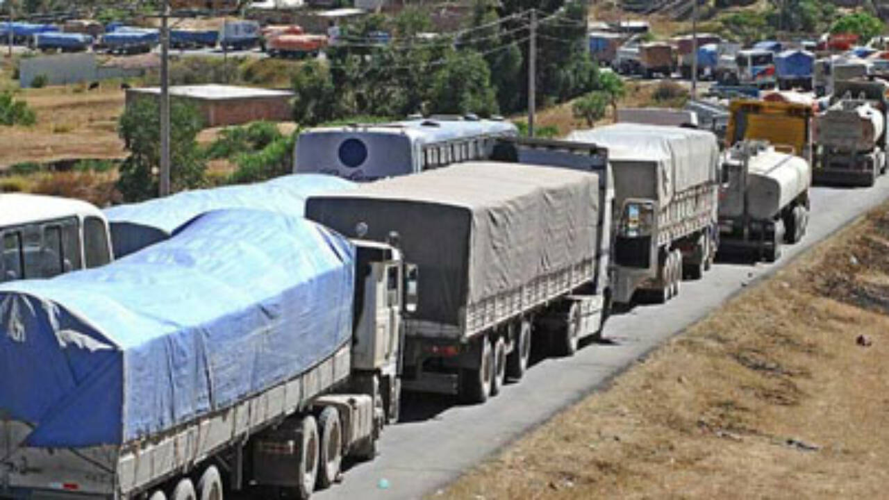 Sin solución el bloqueo fronterizo entre Costa Rica y Panamá