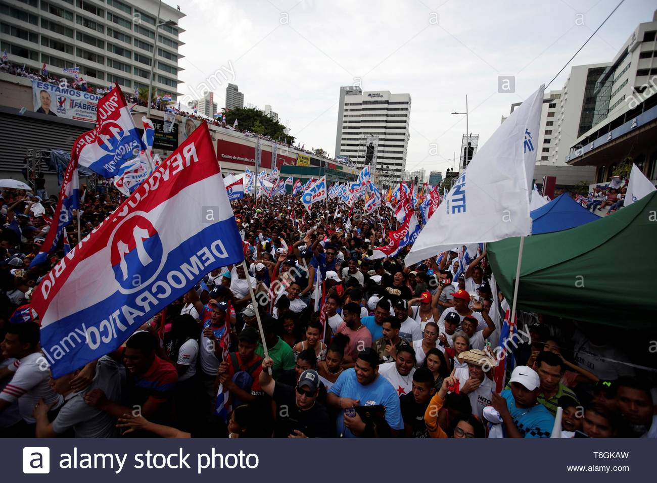 El que defiende al P.R.D., no lo destruye, lo defiende