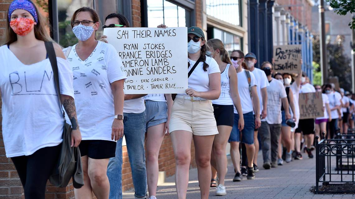Protestan por los asesinatos de la policía