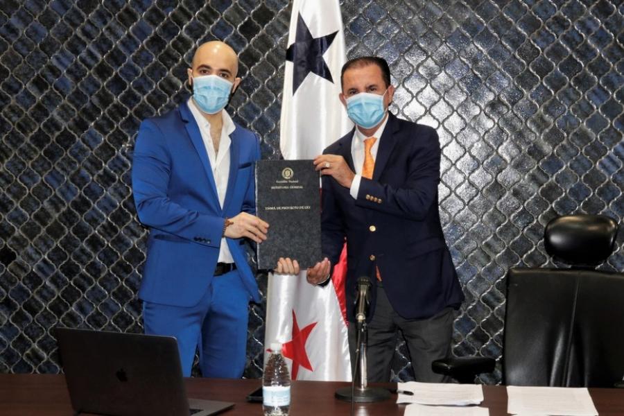 Para protección del ambiente reducirán plástico de un solo uso