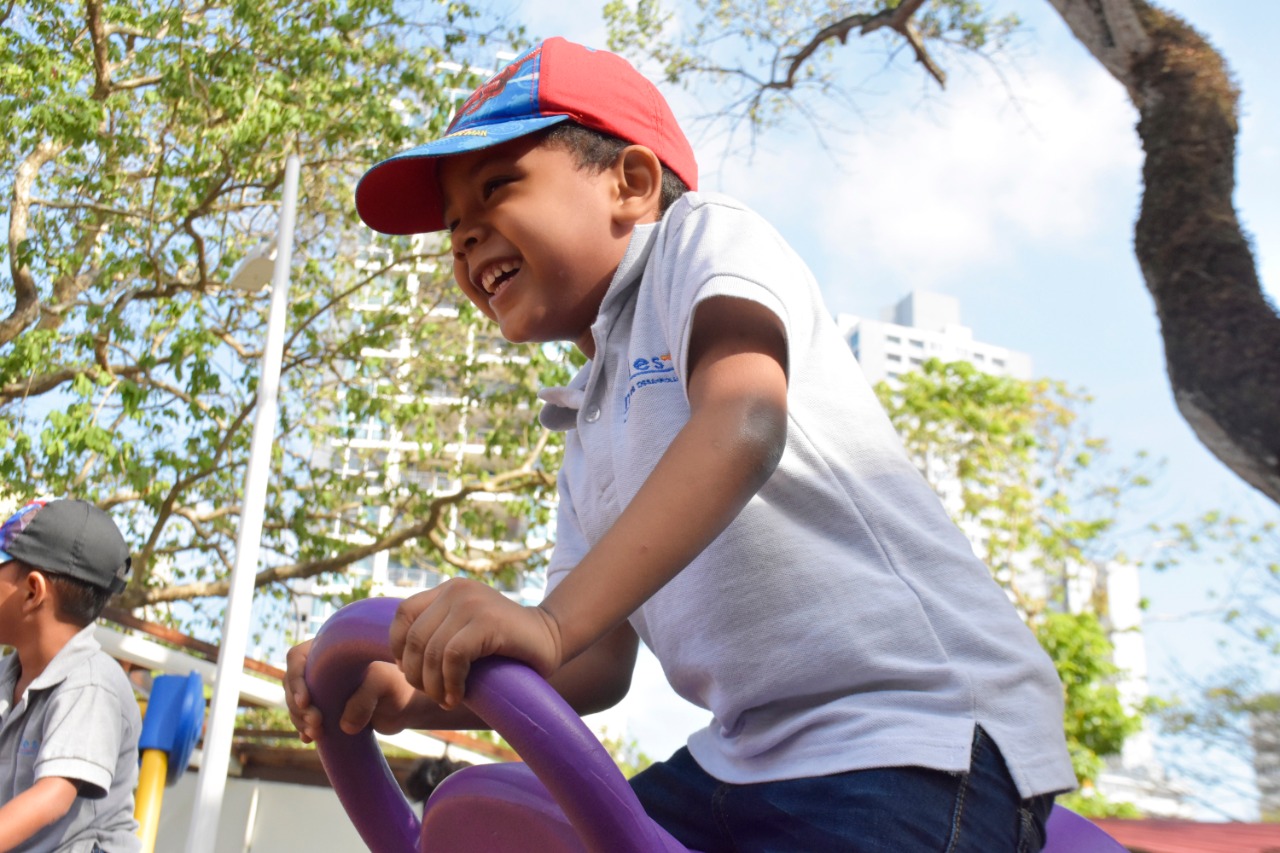 La exposición sin supervisar a pantallas digitales afecta al desarrollo de los  niños
