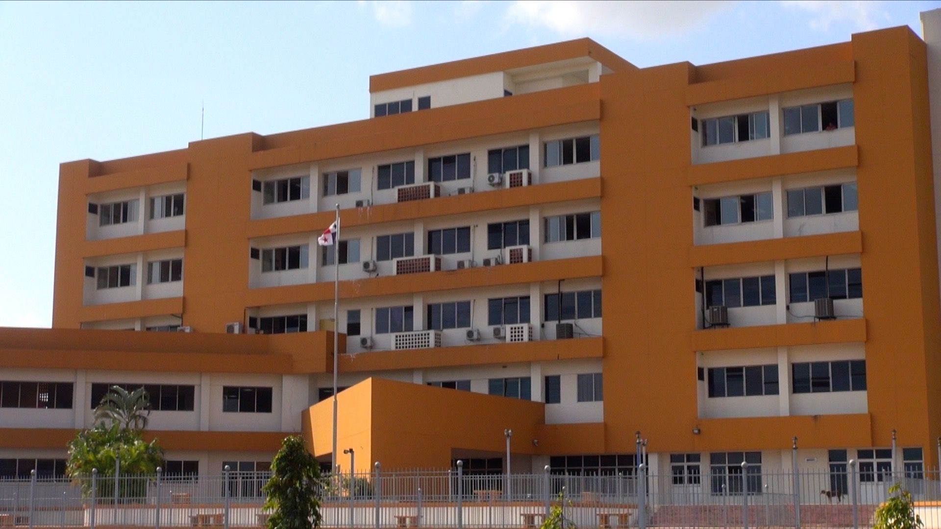 Sigue adecuación hospitalaria para pacientes por COVID-19