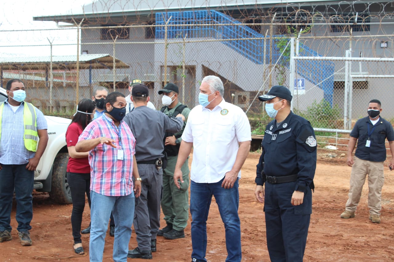 Verifican estructura del nuevo pabellón 6 de La Joya