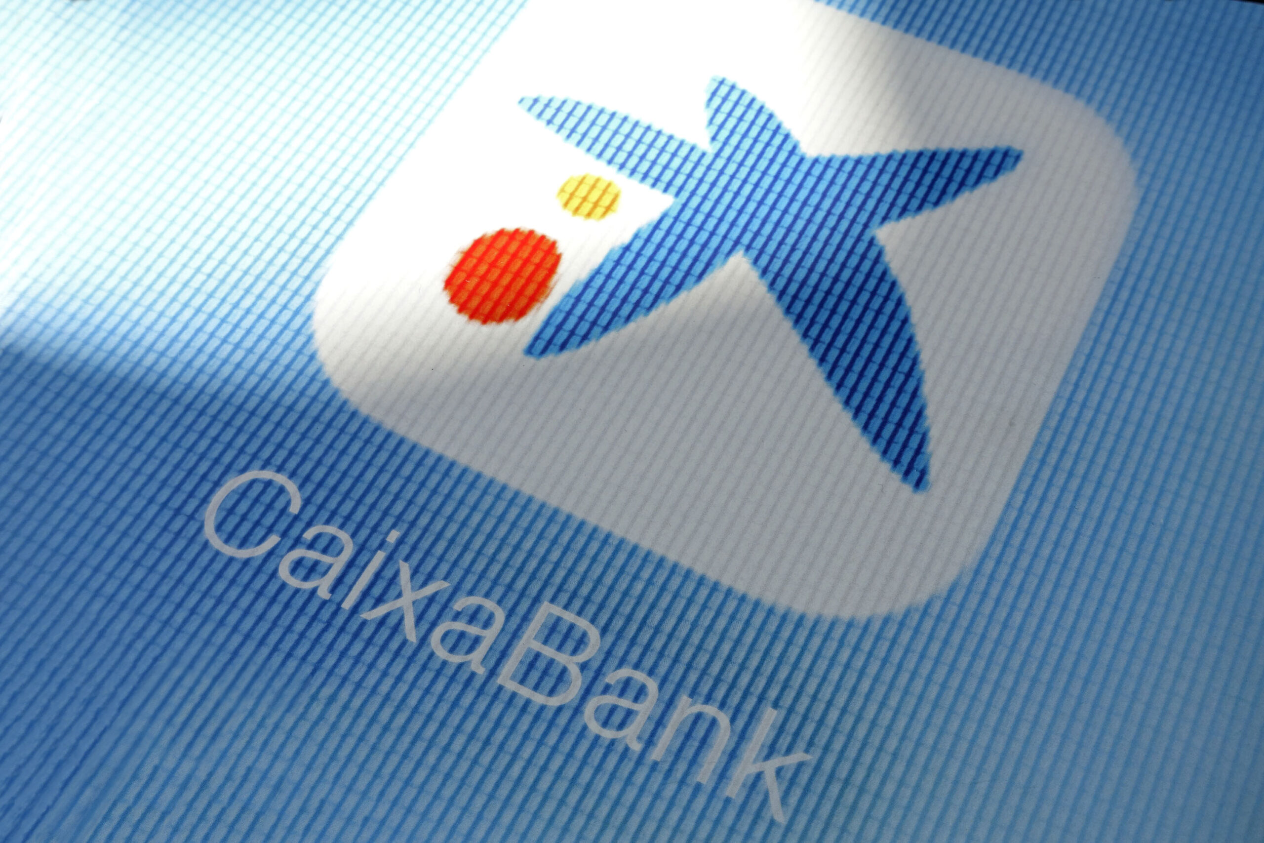 CaixaBank informa de empleado afectado por COVID-19