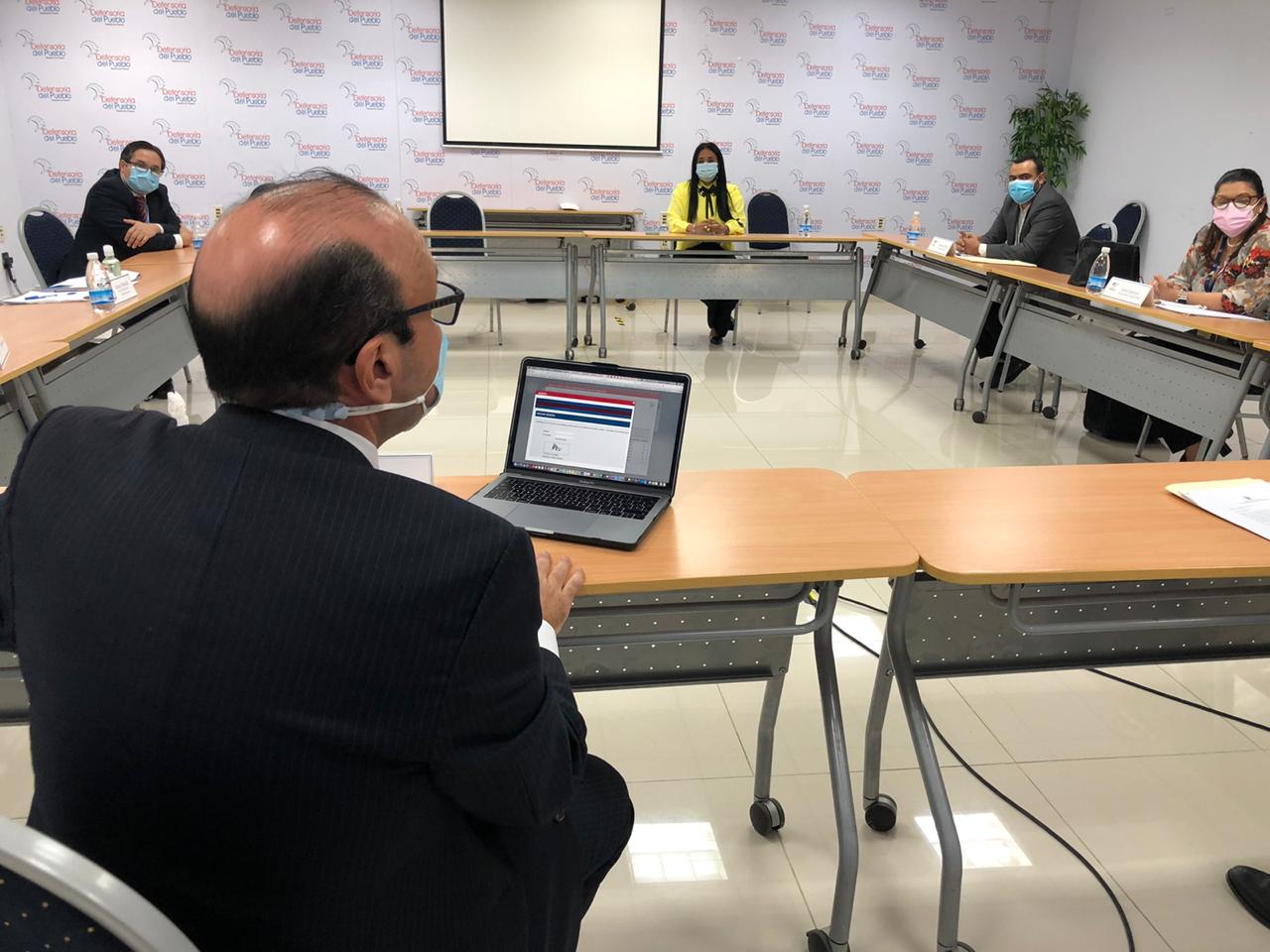 Buscan concretar indemnización a afectados por sistema MiBus