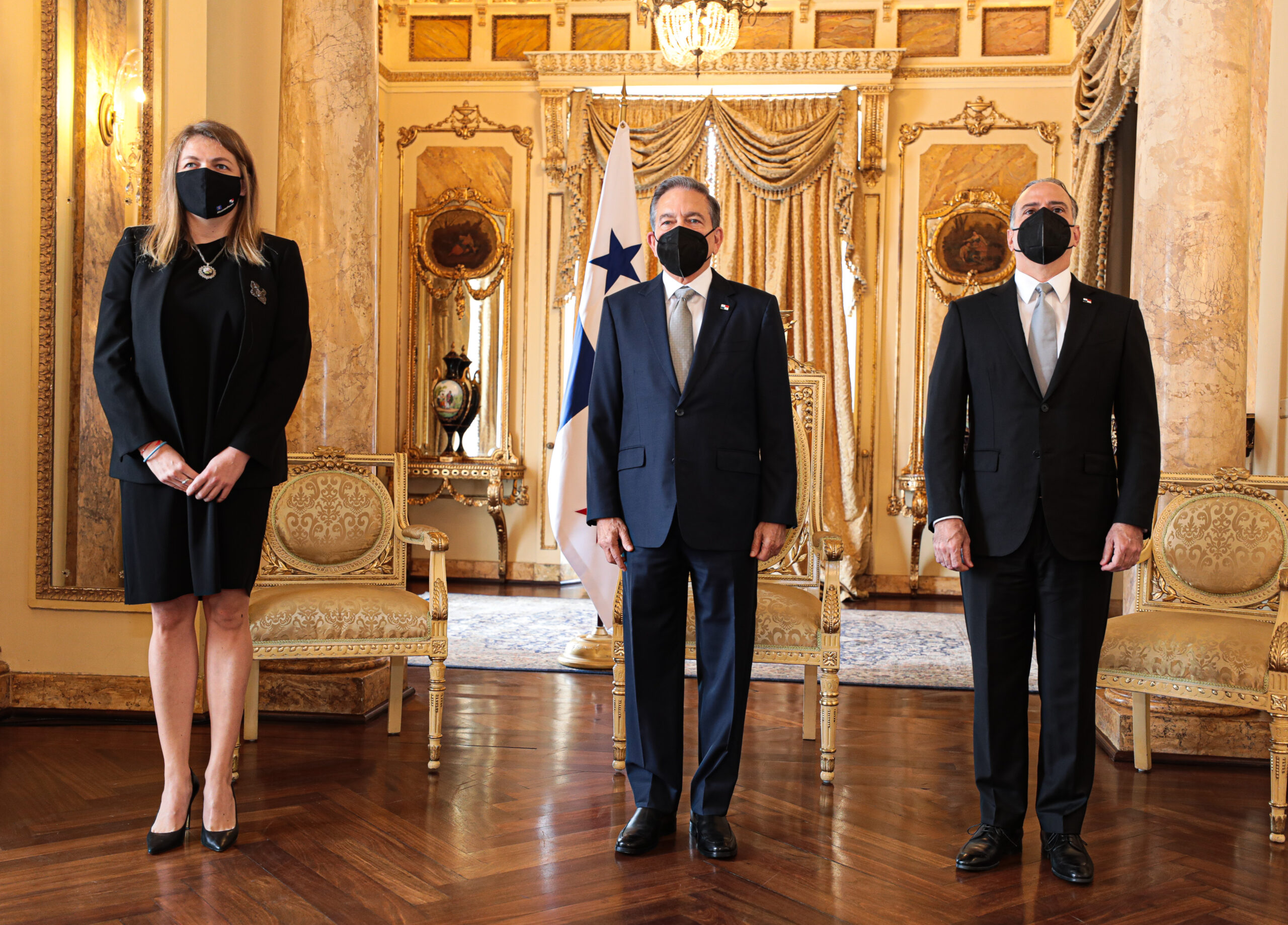 Embajadores presentan credenciales al Presidente Cortizo