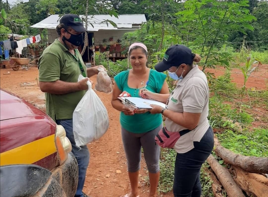 Funcionarios y voluntarios llegan  a zonas rurales para  entregar el  Plan Panamá Solidario