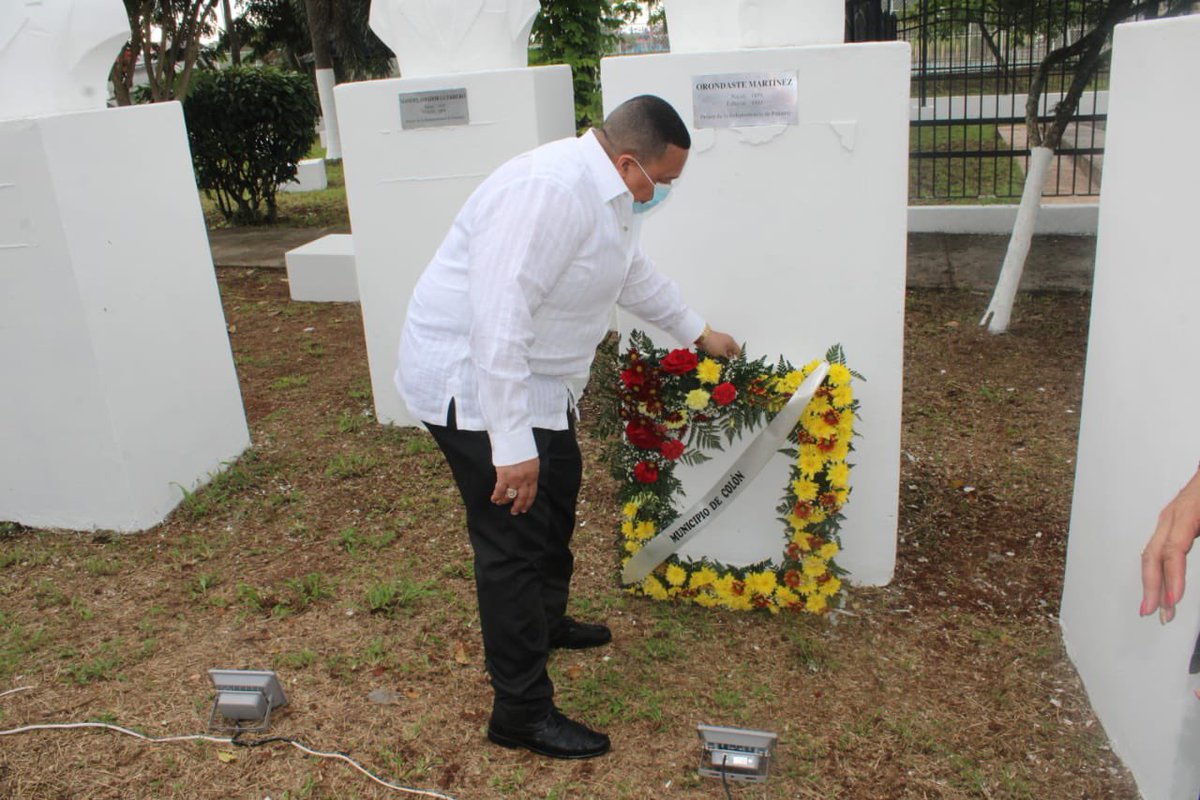  Colonenses celebran Días de los Fieles difuntos