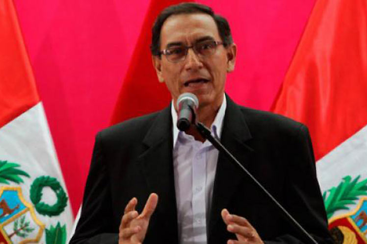  Destituyen  al presidente de Perú
