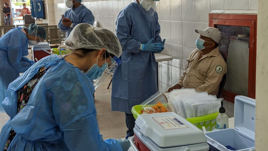 Aplican pruebas rápidas a personas con síntomas de Covid-19