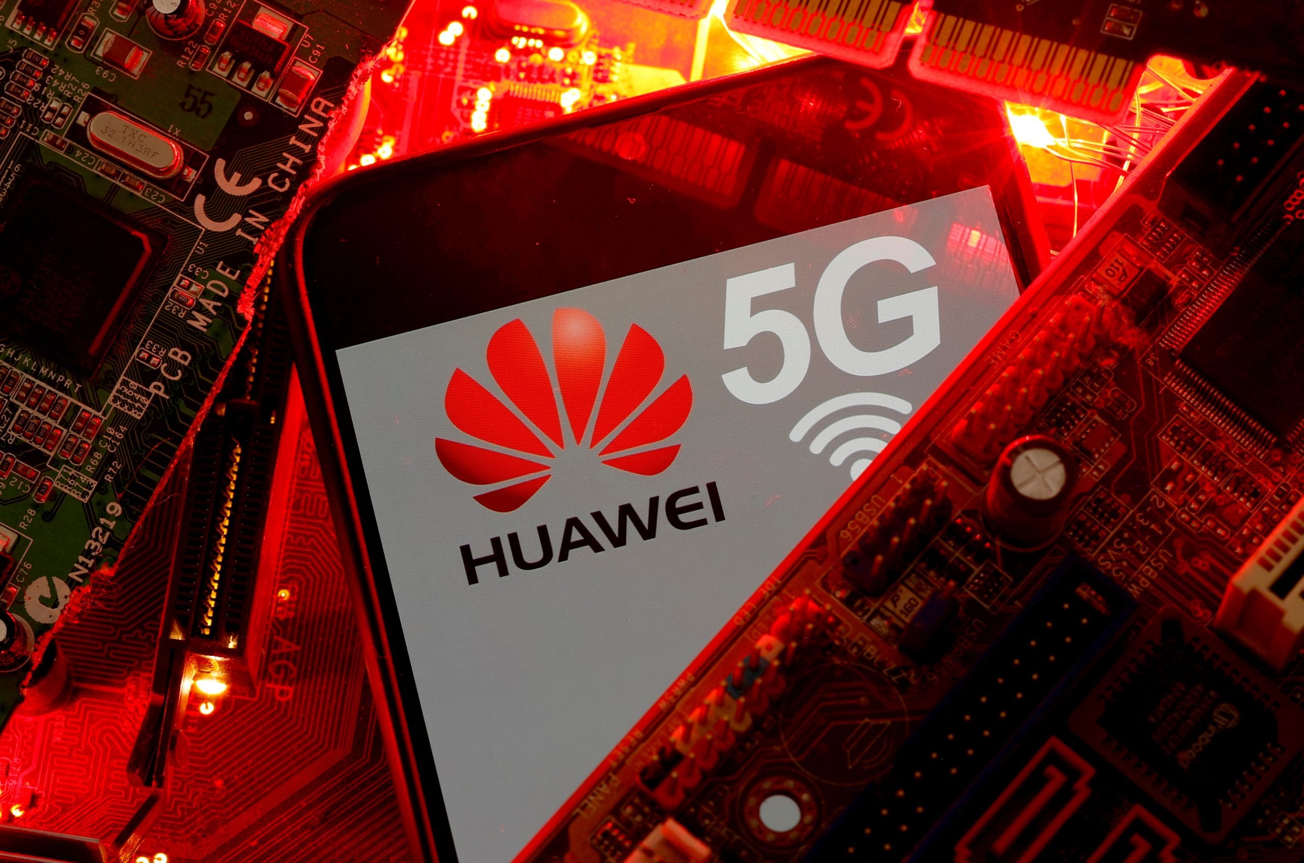 Huawei participará en subastas de 5G en Brasil, presidente Bolsonaro muestra interés