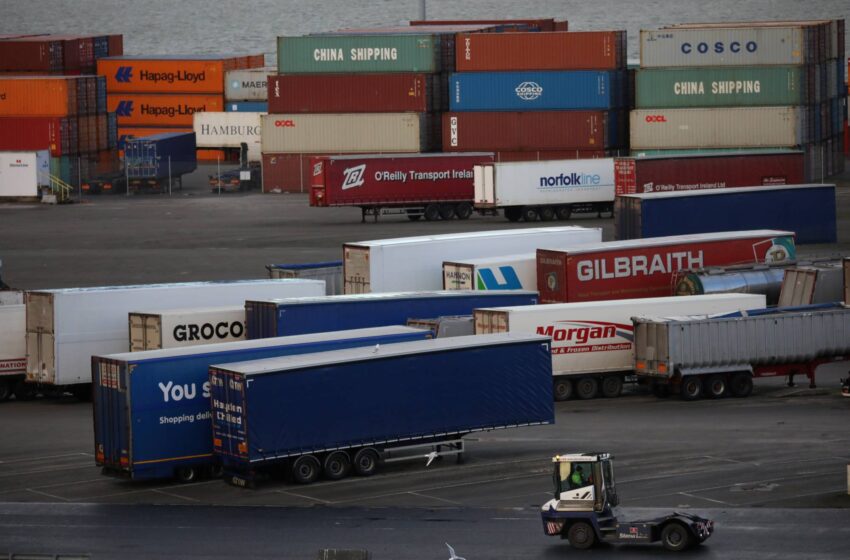  Productos chinos crea escasez de contenedores de envío, aumentan los costos