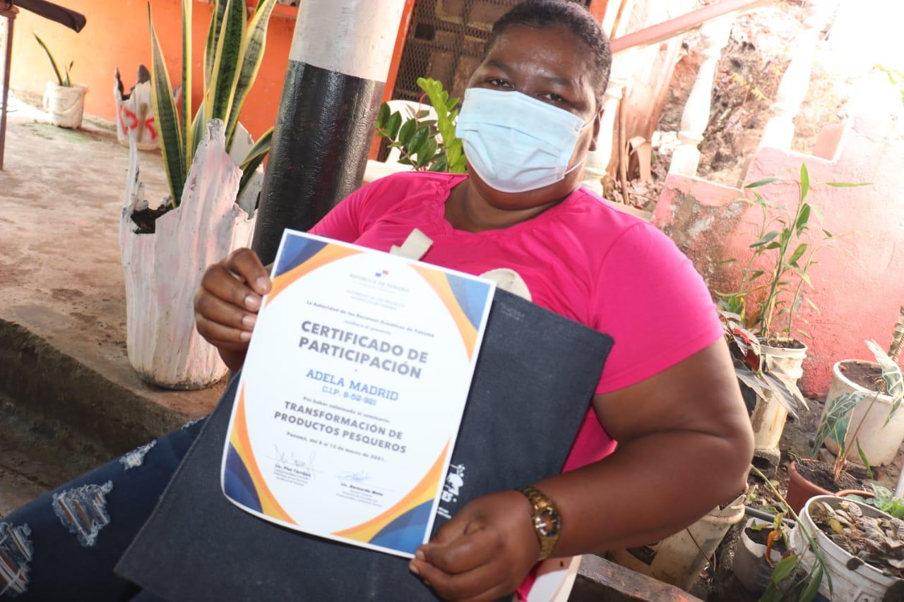 Mujeres de Asociación Pescadora aprenden a diversificar productos