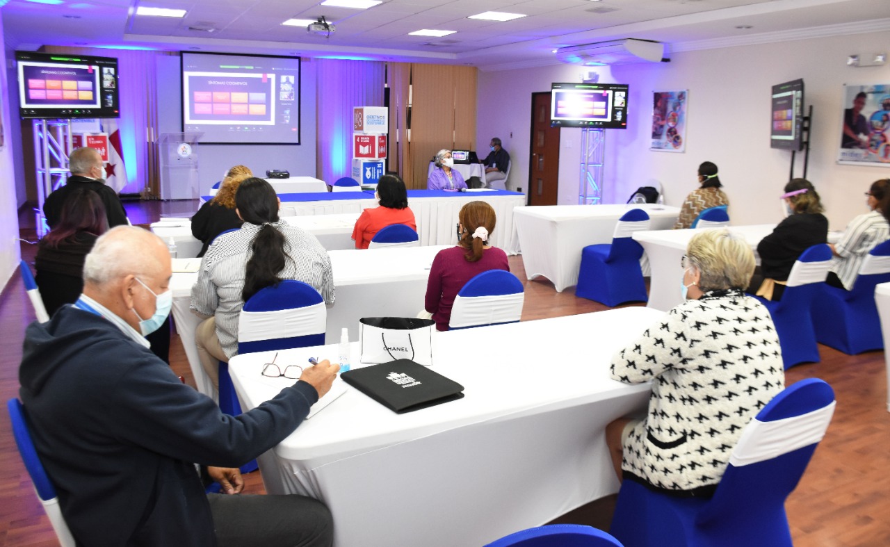 Profesionales de salud: analizan efectos de la demencia en los adultos mayores