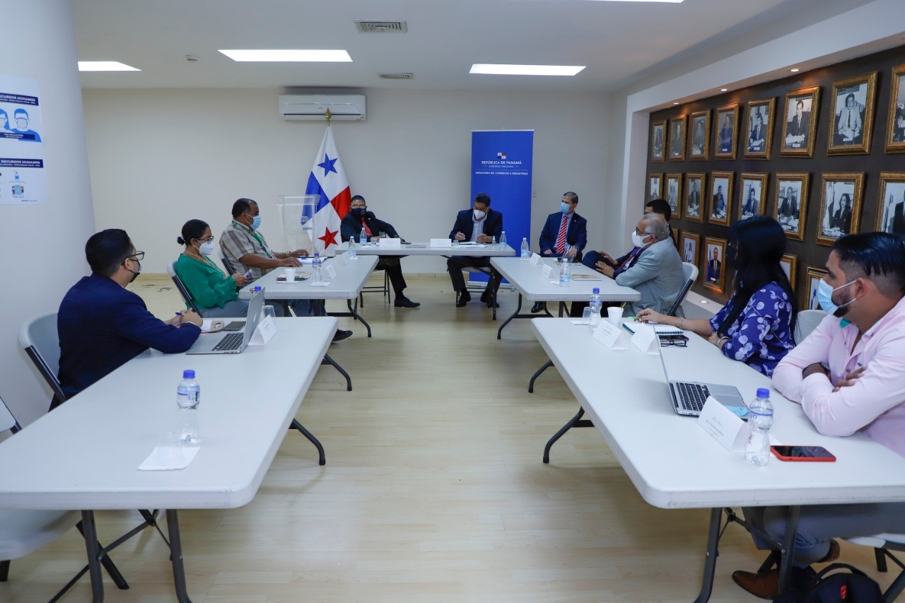 Gobierno establece hoja de ruta para agilizar plantas para exportación