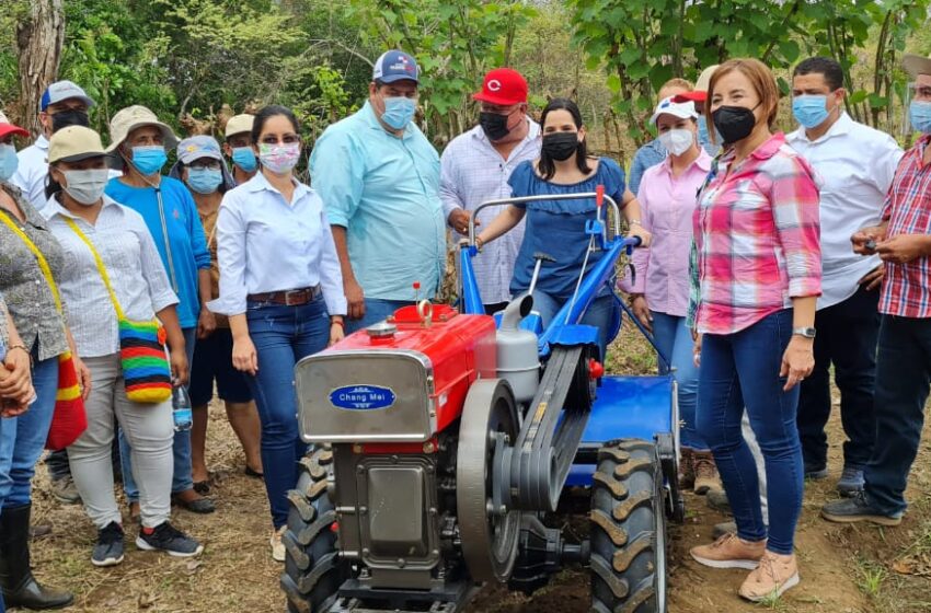  Gobierno apoya a productores de Los Santos, MIDES inaugura sistemas de riego