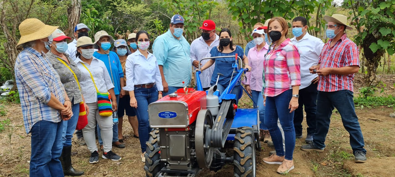 Gobierno apoya a productores de Los Santos, MIDES inaugura sistemas de riego