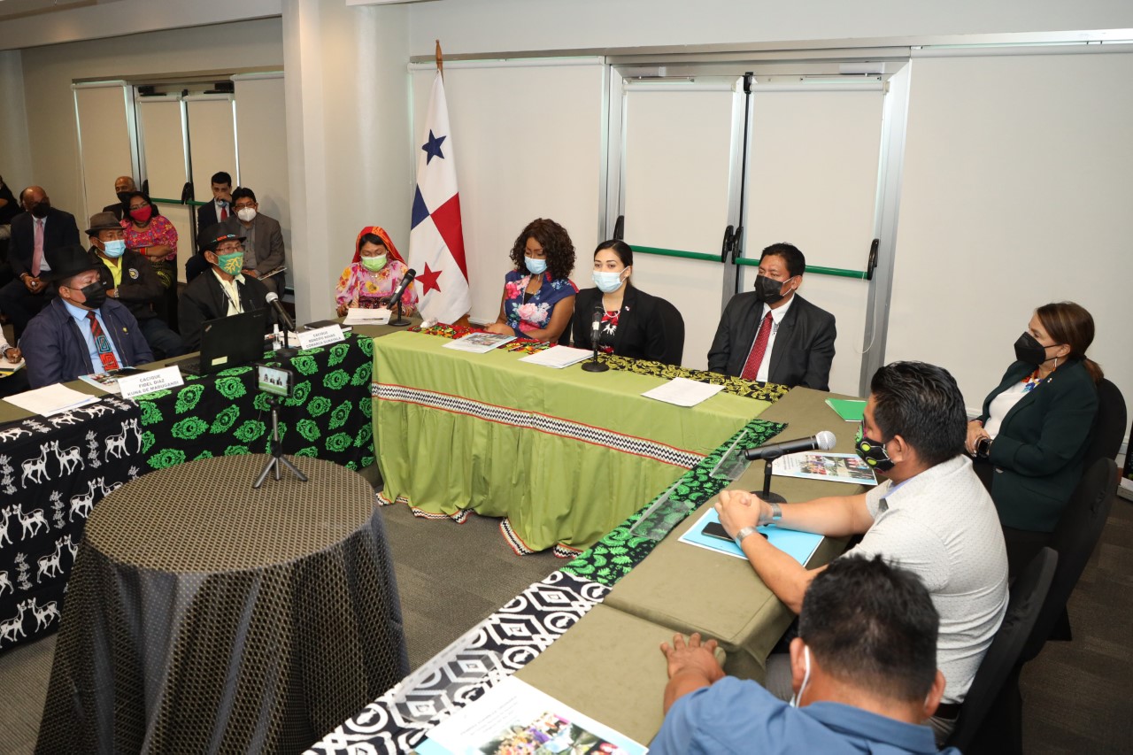 Analizan avances del plan de desarrollo integral de los Pueblos  Indígenas