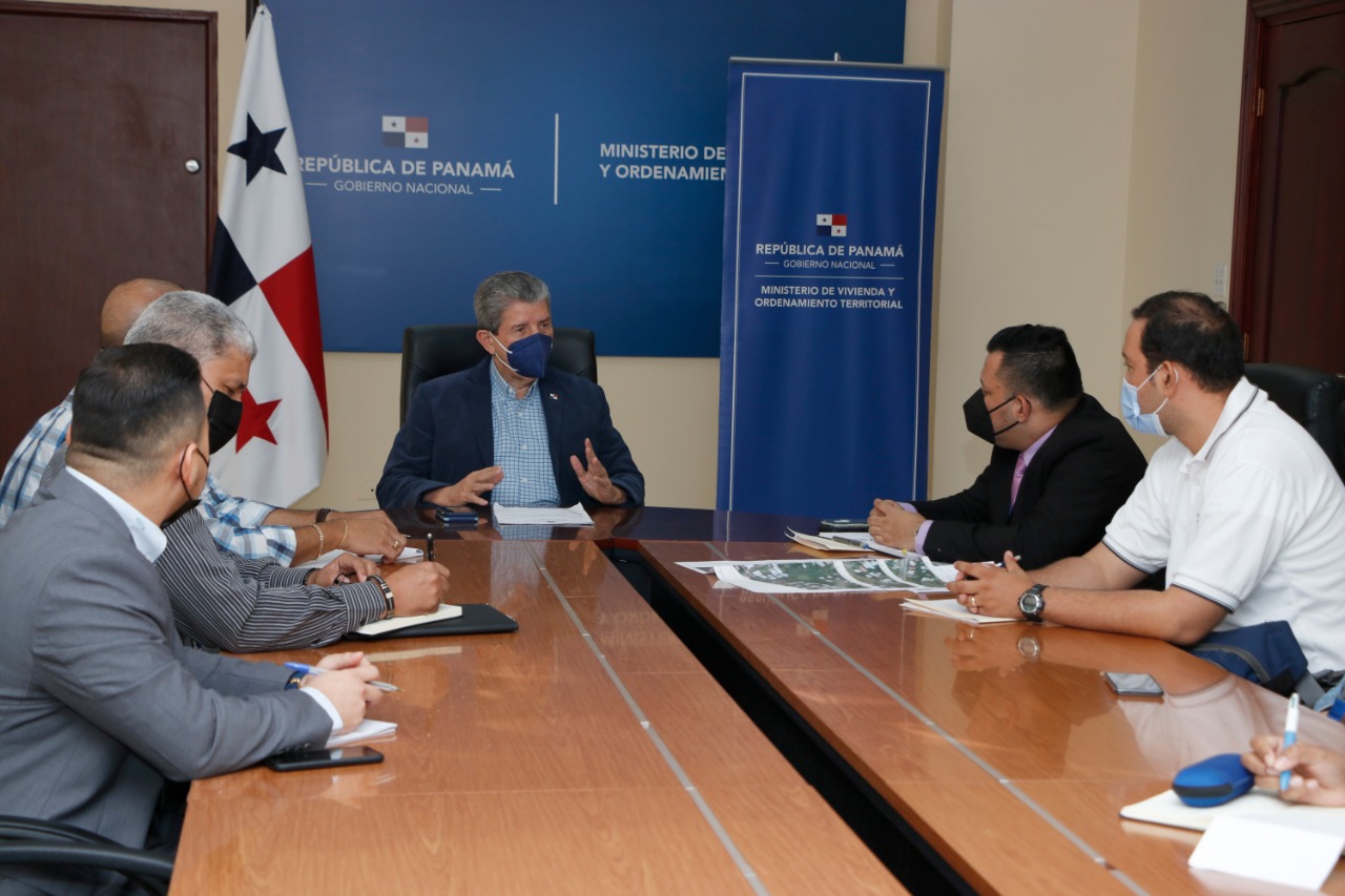 Miviot y Etesa unifican criterios sobre áreas de servidumbre en líneas eléctrica