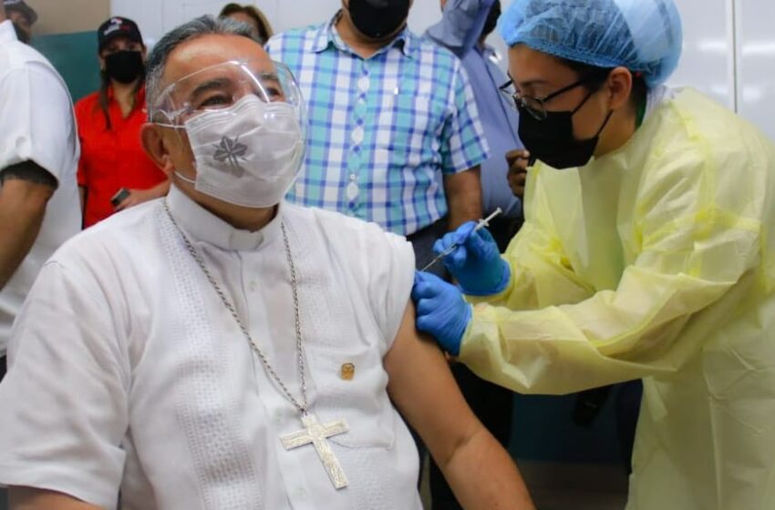  Arzobispo de Panamá recibe la vacuna contra el Covid-19