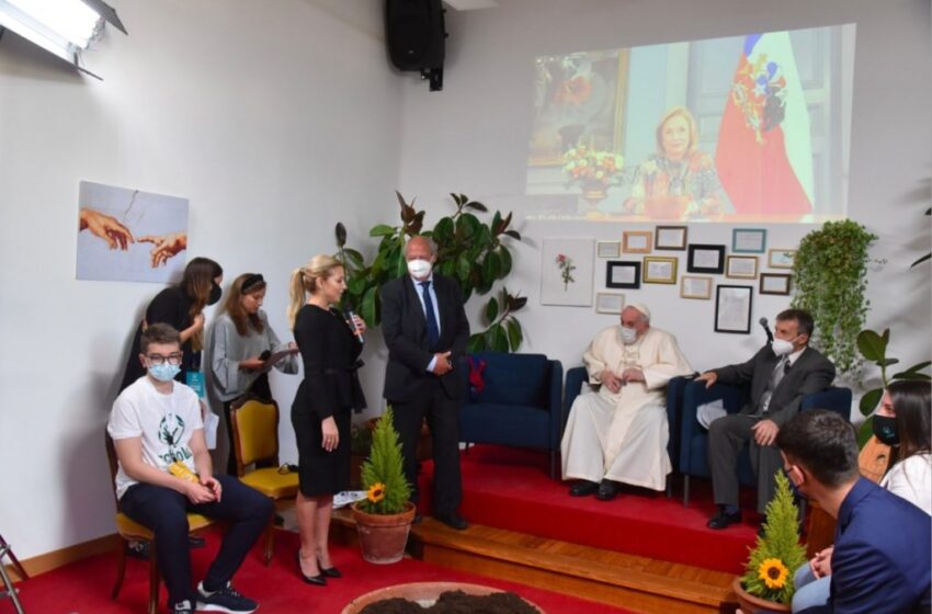  La Primera Dama de Panamá renueva su compromiso con el Papa Francisco