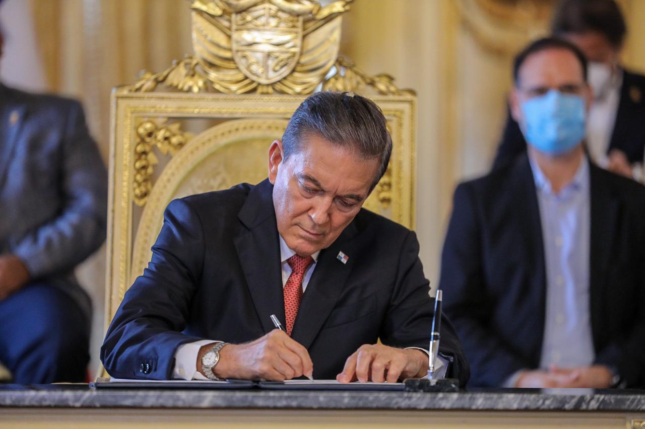 Consejo de Gabinete autoriza al MINSA más compra de vacunas