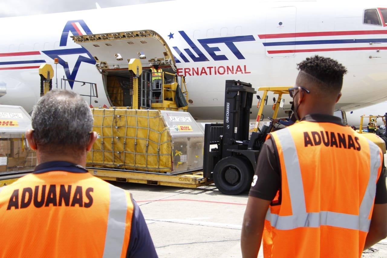 43,290 dosis de vacunas recibe Panamá, nuevo lote de la farmacéutica Pfizer