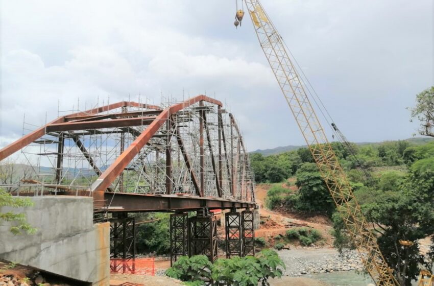  Construyen nuevo puente vehicular sobre el río Tabasará