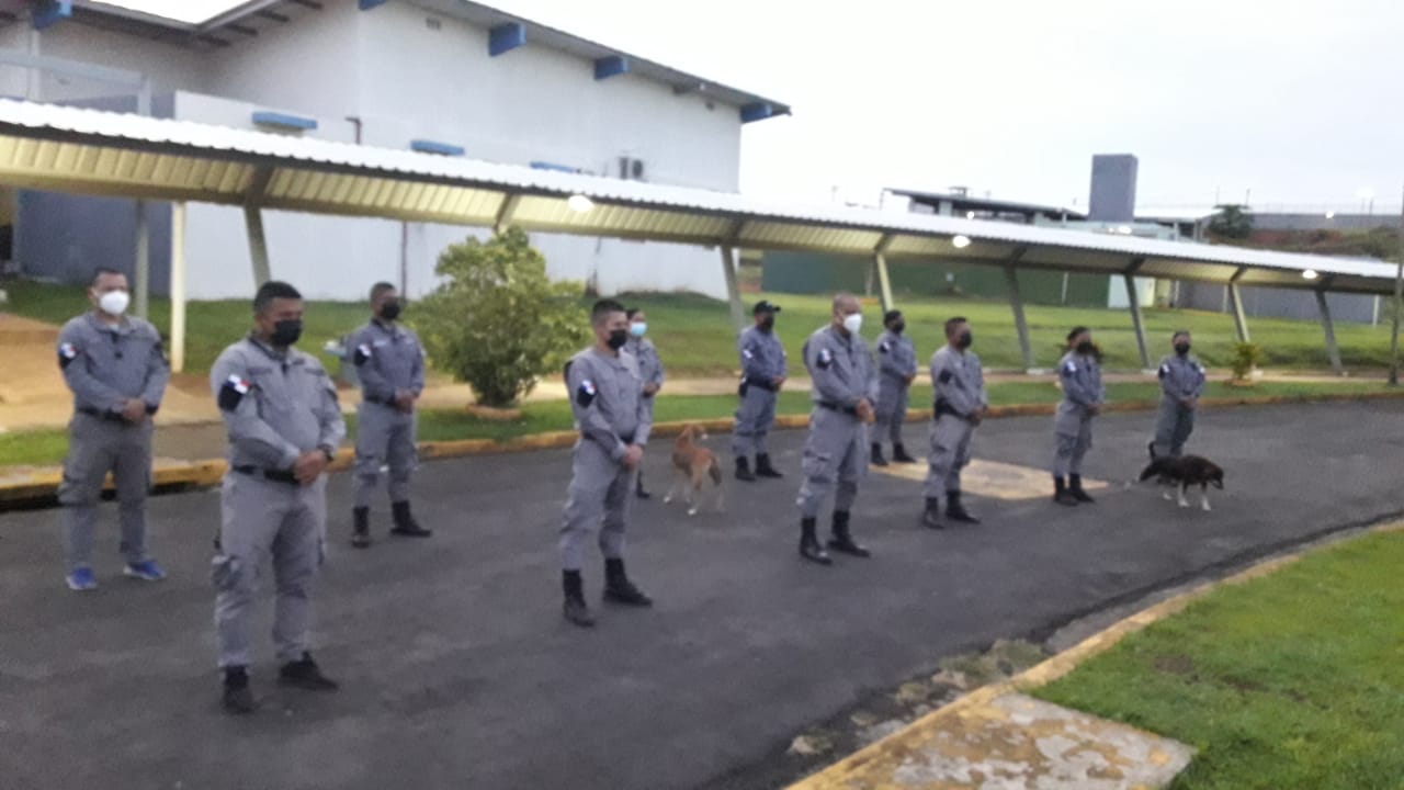 Capacitan a los custodios de centros penitenciarios