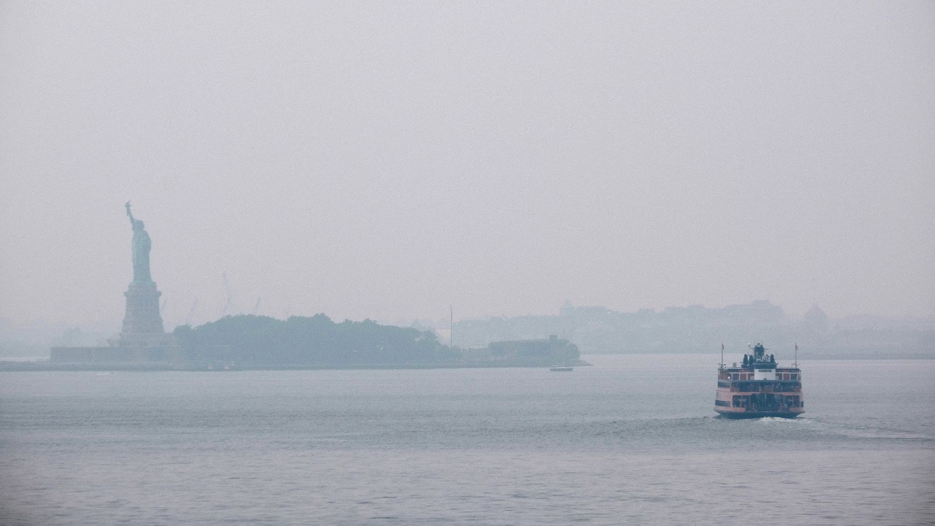 Incendios forestales genera neblina de humo en Nueva York